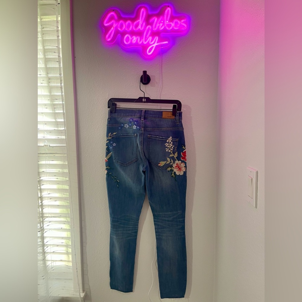 Express High Rise Jeans - Picture 4 of 5
